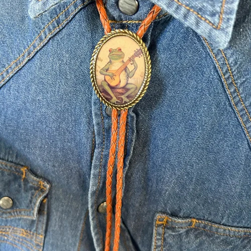 Bolo-Tie mit Frosch und Banjo