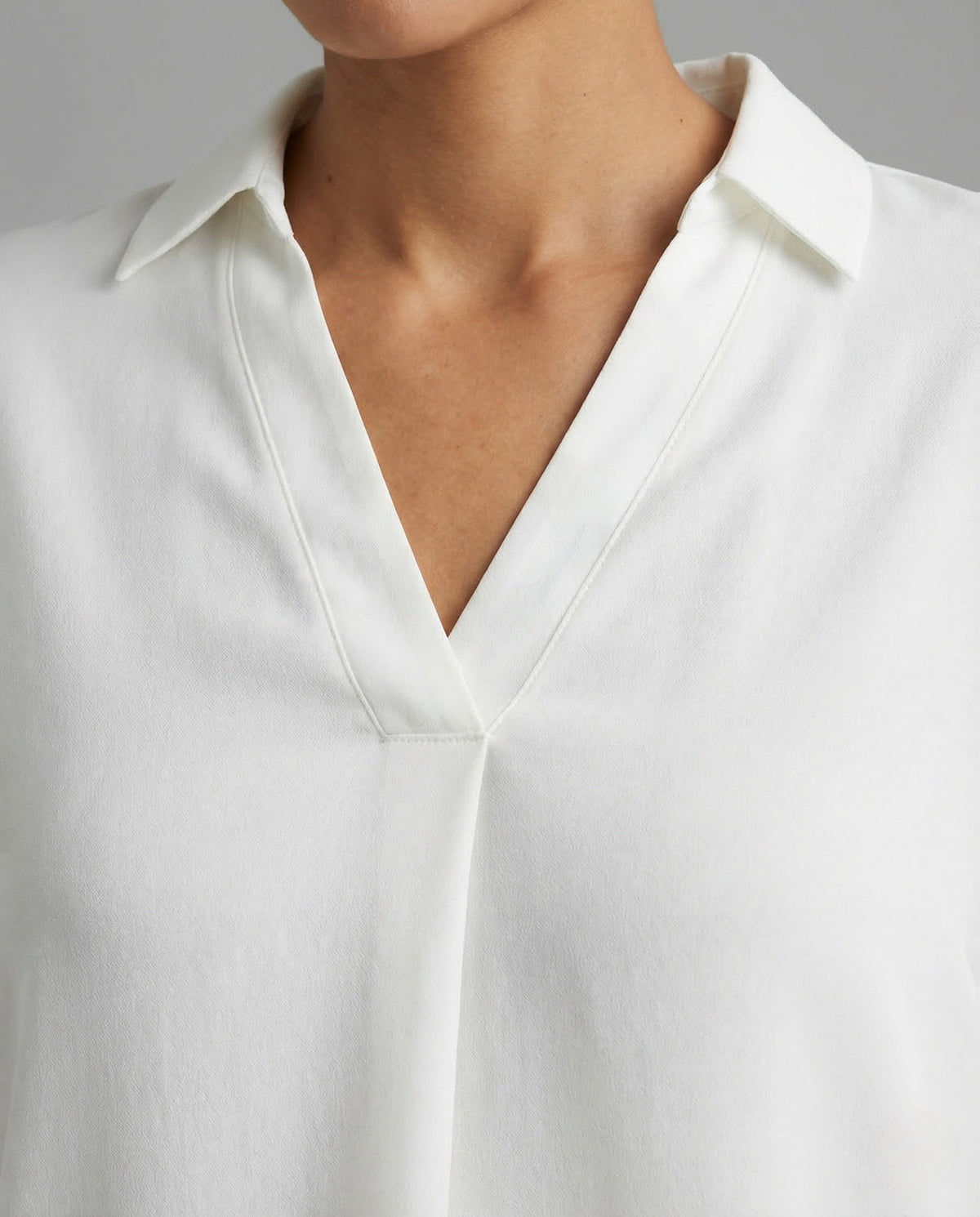 Damen-Chiffontunika mit V-Ausschnitt