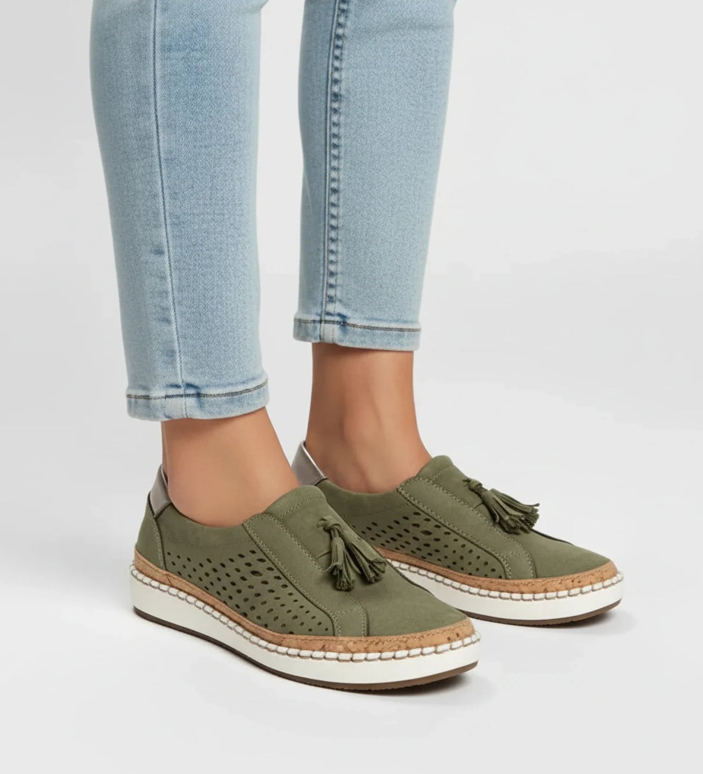 Damen-Slip-on-Loafer-Sneaker mit Perforation und Quasten