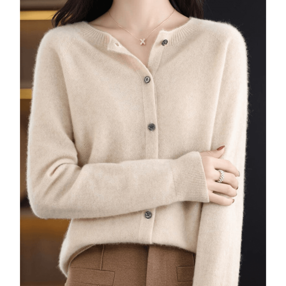 Damen-Strickjacke mit V-Ausschnitt