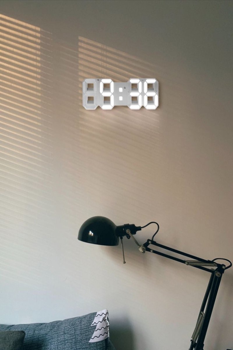 Digitale 3D-LED-Wanduhr – Moderne Anzeige mit dimmbarem Licht