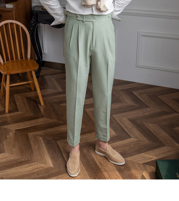 Elegante, karottenförmig geschnittene Herren-Bundfaltenhose mit hohem Bund