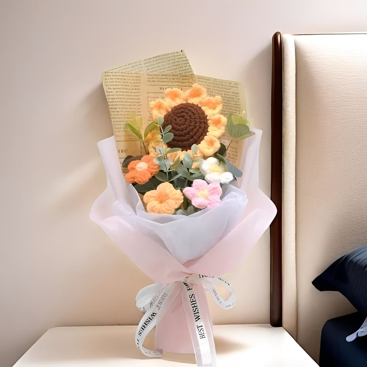 Gehäkelter Blumenstrauß mit Sonnenblumen und Gänseblümchen für Jubiläen und Feiern