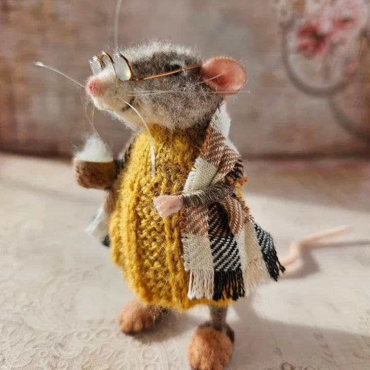 Handgefertigte, nadelgefilzte Maus