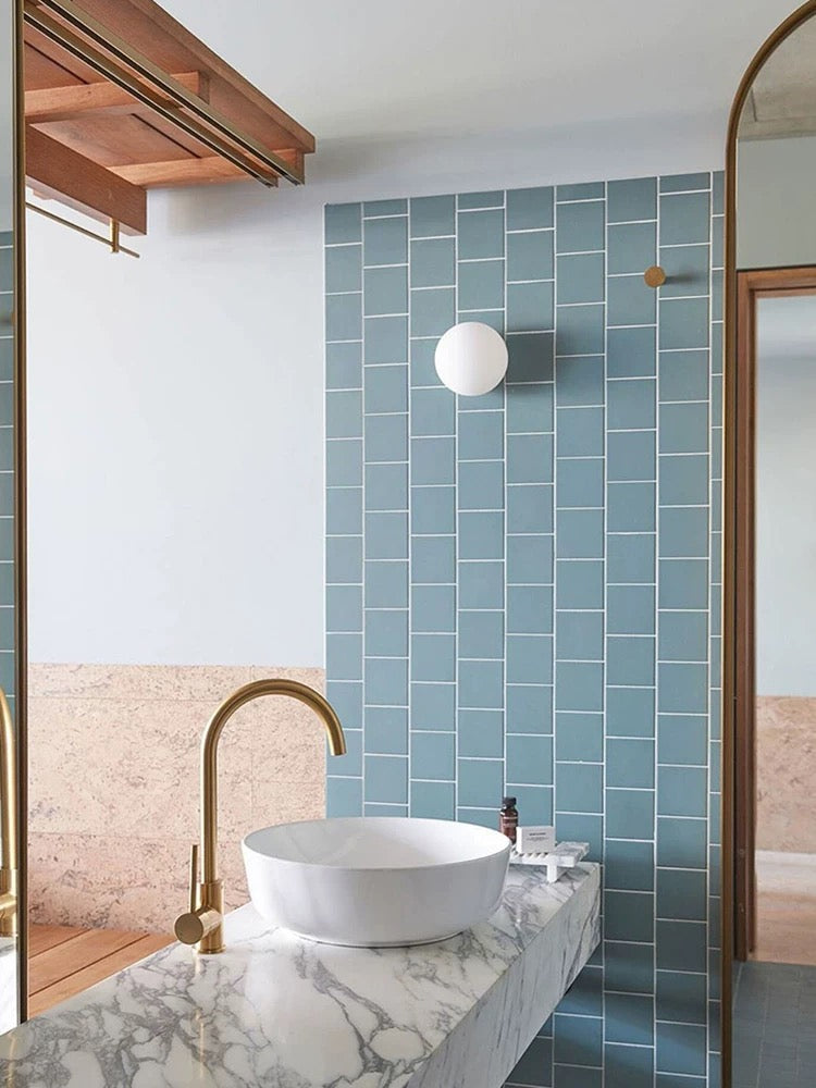 Kugel-Wandleuchte – Moderne Wandlampe aus Glas – Elegante Innenbeleuchtung