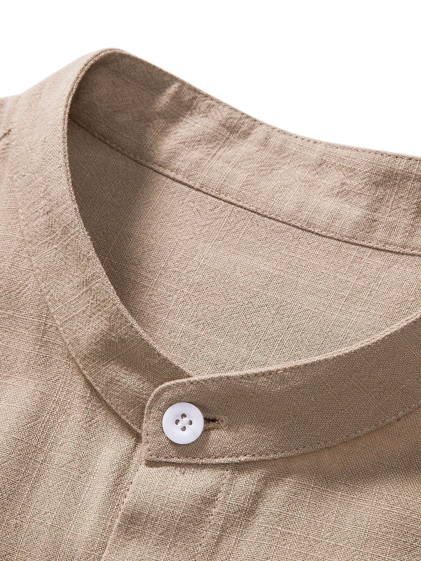 Leichtes Sommer-Set für Herren aus kurzärmeligem Hemd mit Stehkragen und Hose