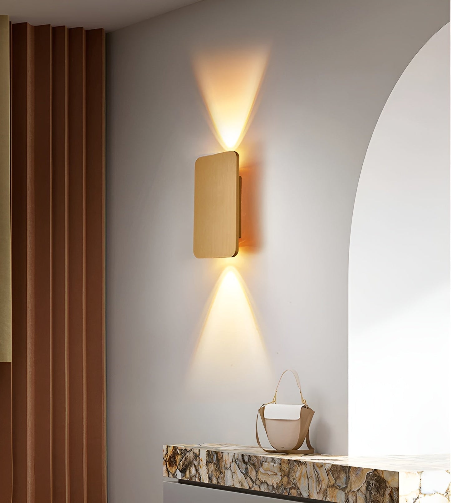 Moderne LED-Wandleuchte im minimalistischen Design für Wohnzimmer und Flur