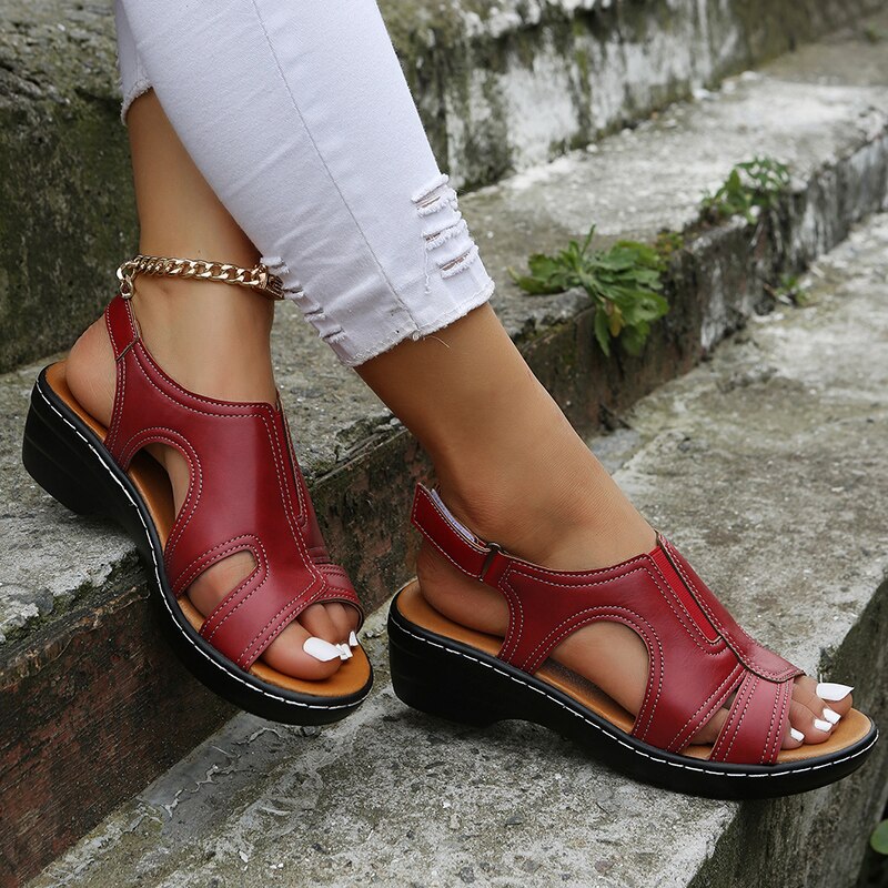 Orthopädische Keilsandalen