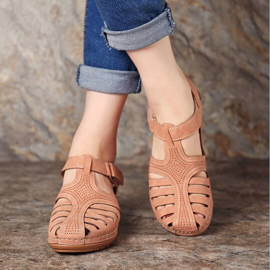 Orthopädische Retro-Ledersandalen