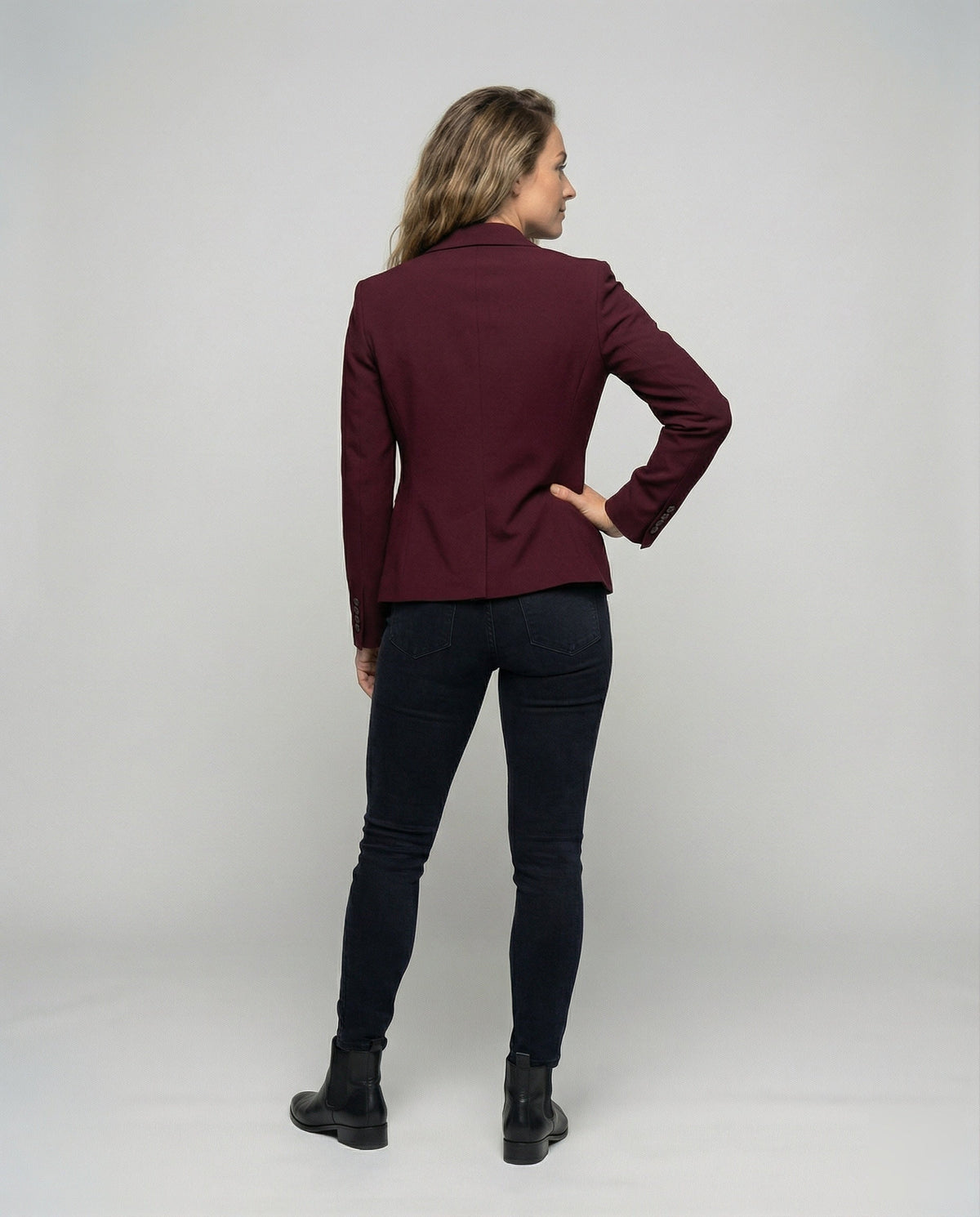 Taillierter Damen-Businessblazer mit Schößchen