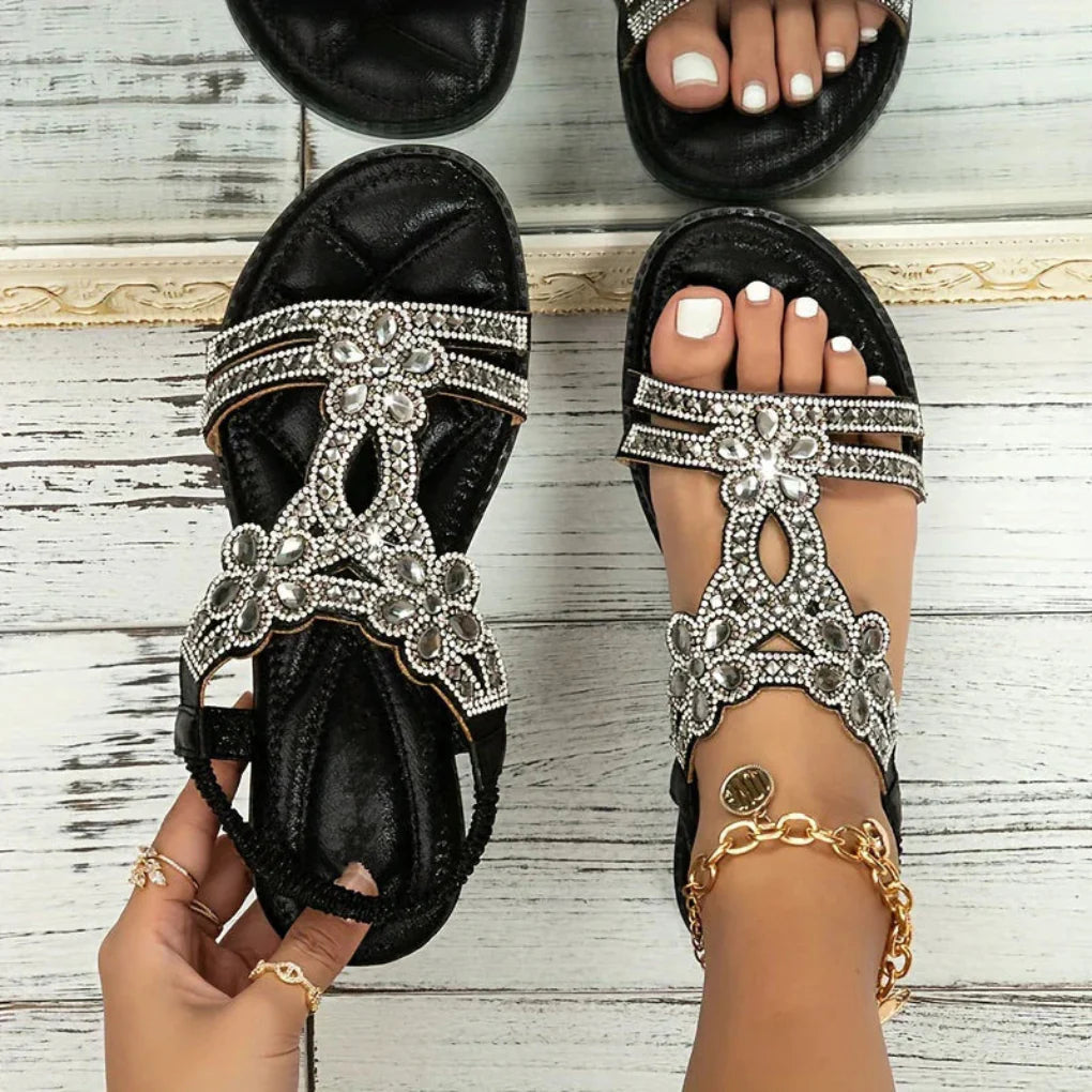 Verzierte flache T-Riemen-Sandalen für Damen