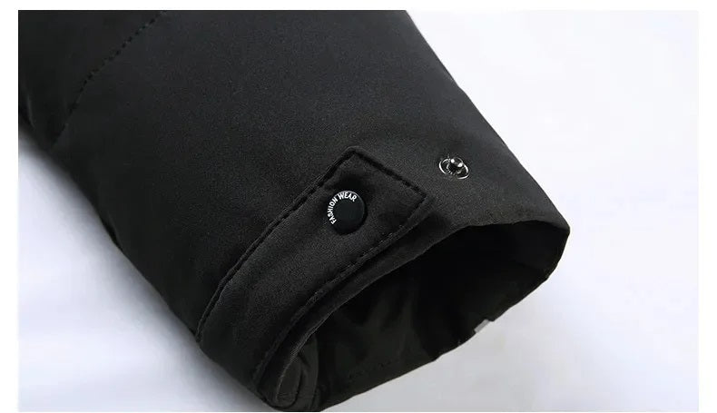 Winterfester Parka mit Kapuze