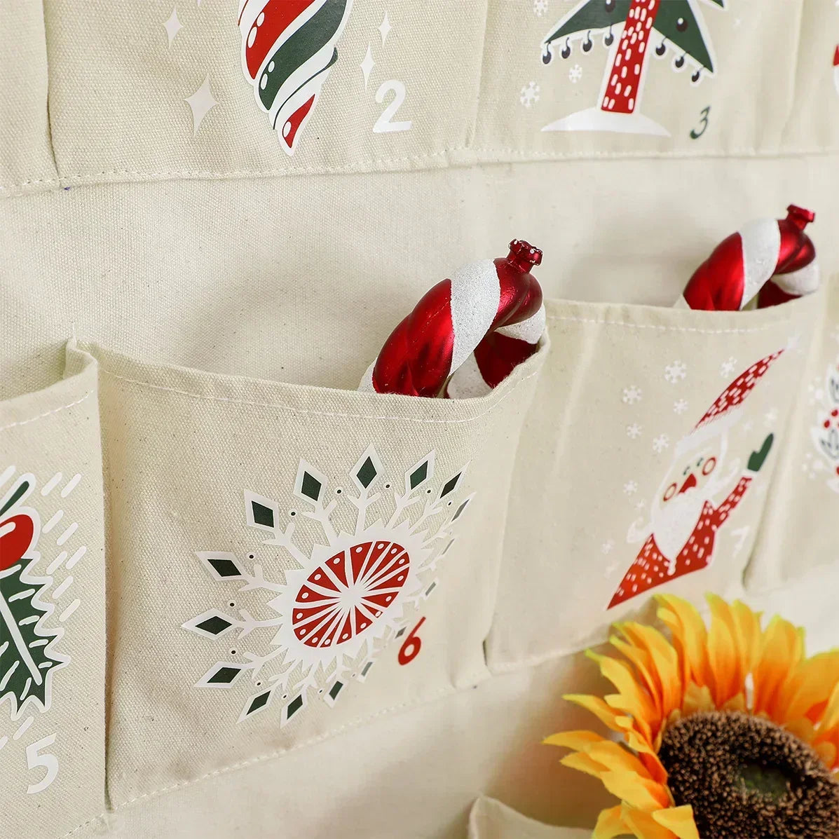 Adventskalender mit 24 Taschen aus Segeltuch für Kinder – Mehrfarbige Weihnachtsdekoration zum Aufhängen