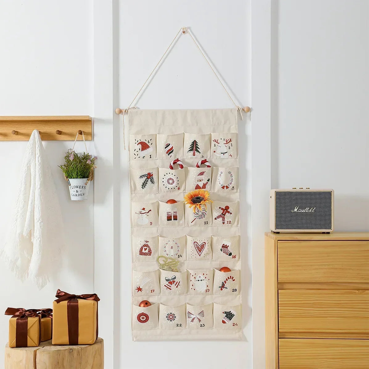 Adventskalender mit 24 Taschen aus Segeltuch für Kinder – Mehrfarbige Weihnachtsdekoration zum Aufhängen