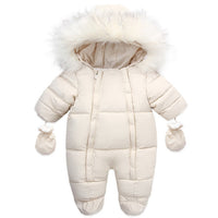Baby-Winteroverall mit integrierten Handschuhen