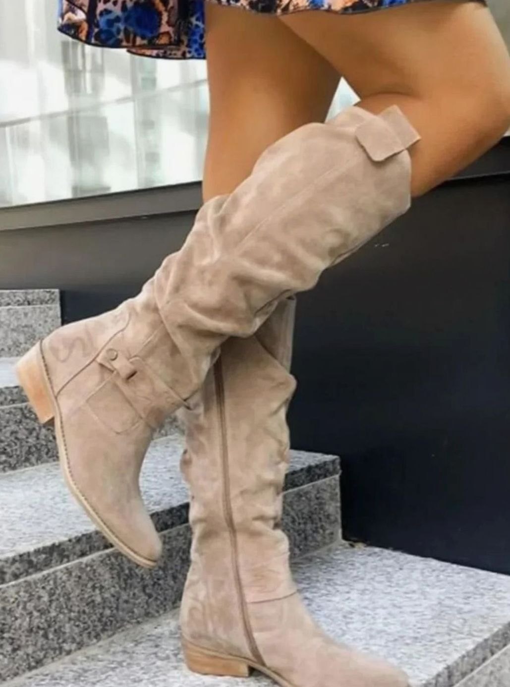 Bequeme kniehohe Damen-Wildlederstiefel mit niedrigem Blockabsatz
