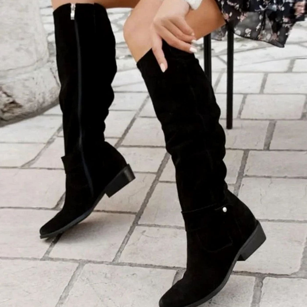 Bequeme kniehohe Damen-Wildlederstiefel mit niedrigem Blockabsatz