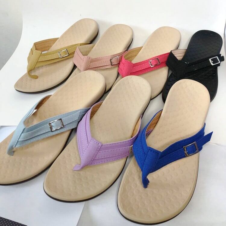 Bequeme orthopädische Sandalen für den Sommer