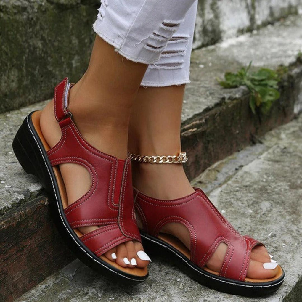Bequeme orthopädische Sandalen mit offener Zehenpartie