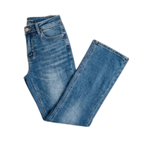 Bootcut-Jeans mit Bauch-weg-Effekt