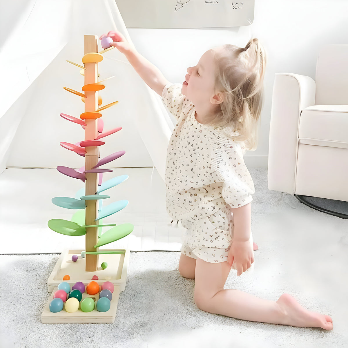 Bunte Kugelbahn aus Holz – Pädagogisches Spielzeug