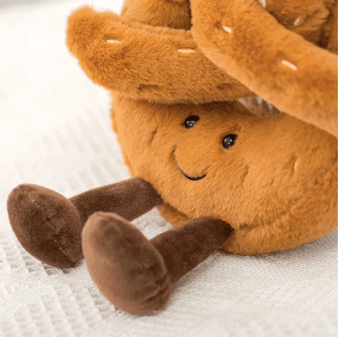 Croissant-Plüschspielzeug, weicher Kuschelfreund für Kinder und Erwachsene, braun-cremefarben, handgefertigt
