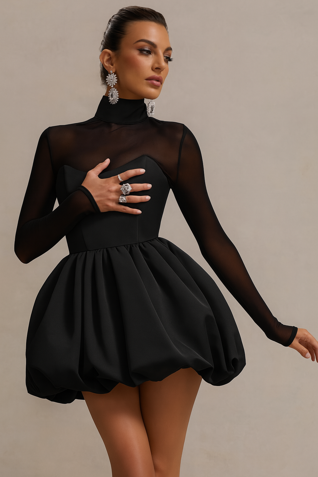 Damen-Abend-Minikleid mit langen Ärmeln