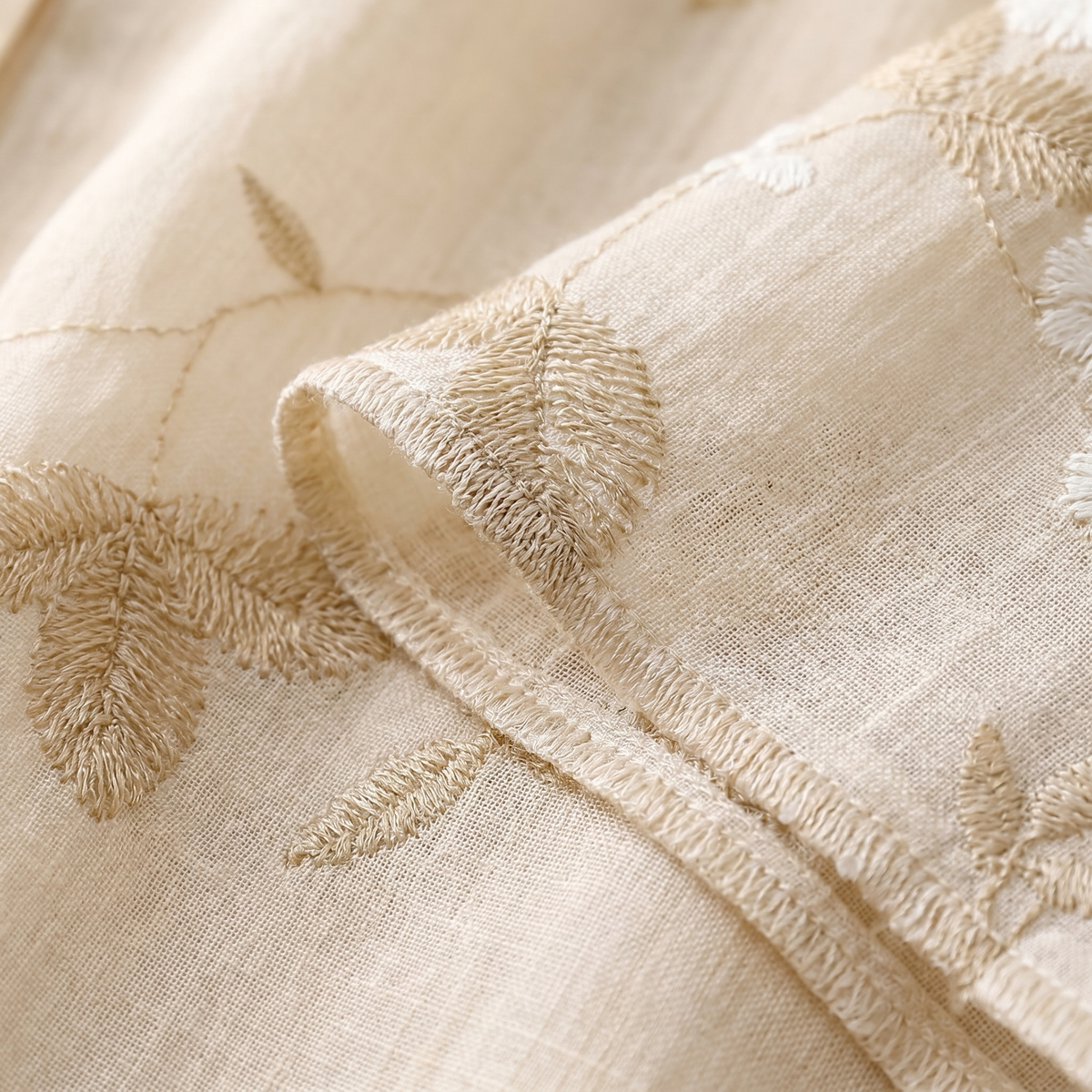 Damen-Baumwollbluse mit Blumenstickerei | Leichtes Sommer-Oberteil mit lockerer Passform