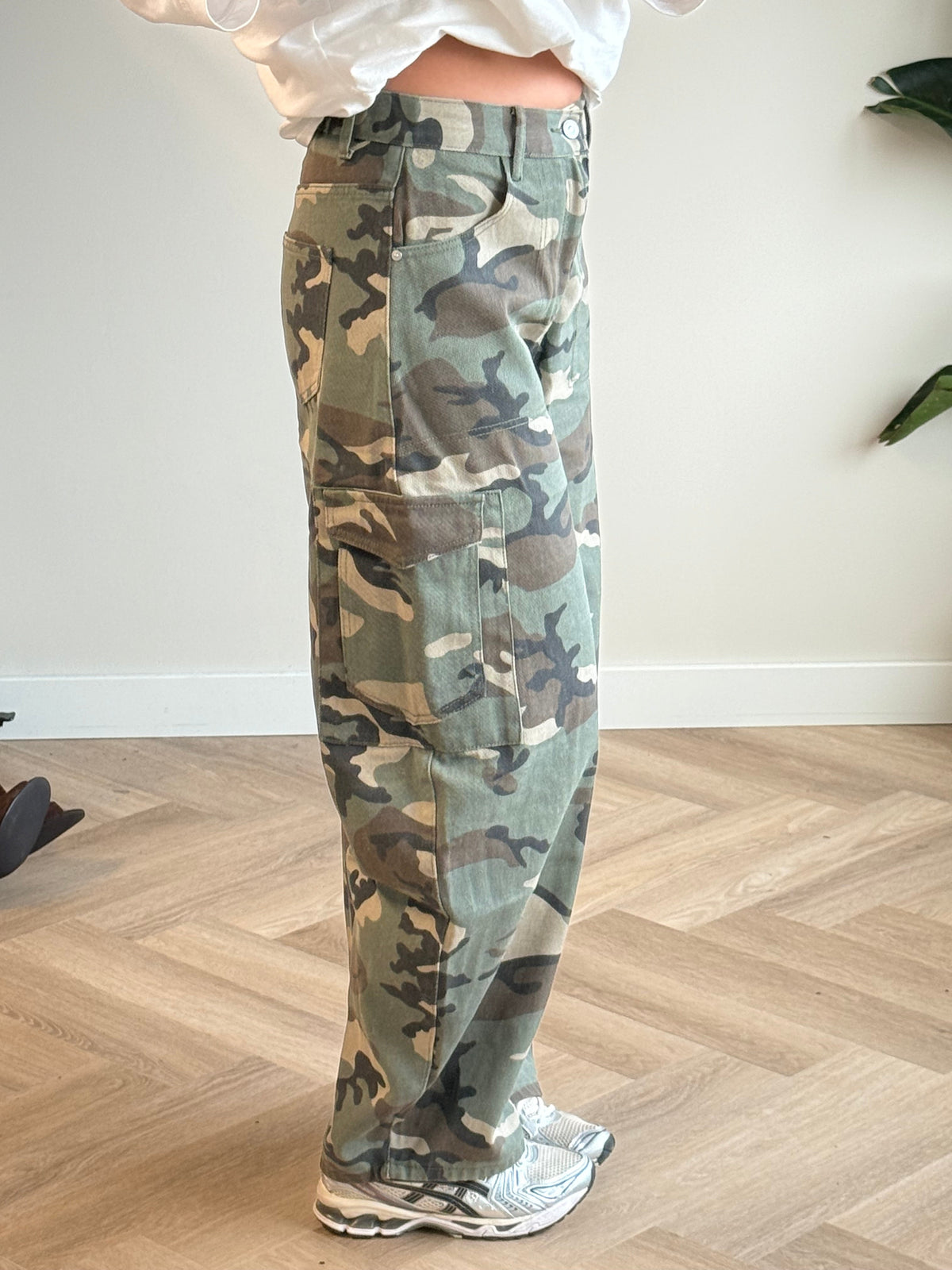 Damen-Cargojeans mit Camouflage-Muster, Stretchbund und Regular Fit – lässige Cargohose für den Alltag