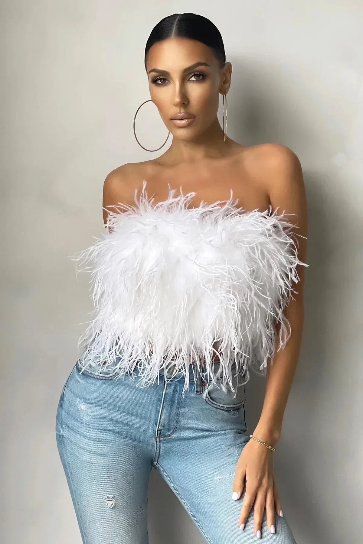 Damen-Crop-Top mit Federdetail – Elegant und trendy für Partys