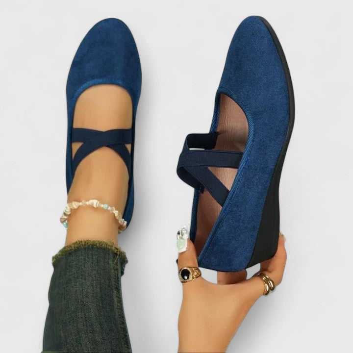 Damen-Keilabsatzschuhe mit Knöchelriemen