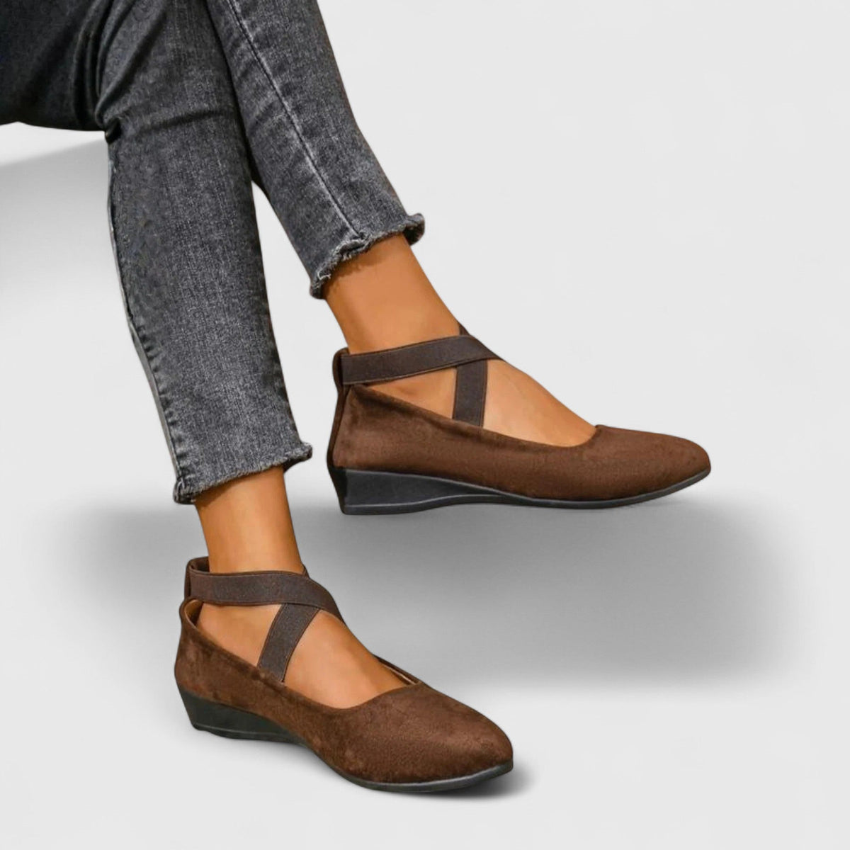 Damen-Keilabsatzschuhe mit Knöchelriemen