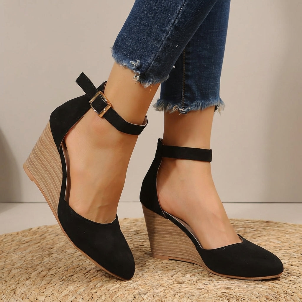 Damen-Keilabsatzschuhe mit spitzer Zehenkappe und Knöchelriemen – eleganter Komfort und raffinierte handwerkliche Verarbeitung