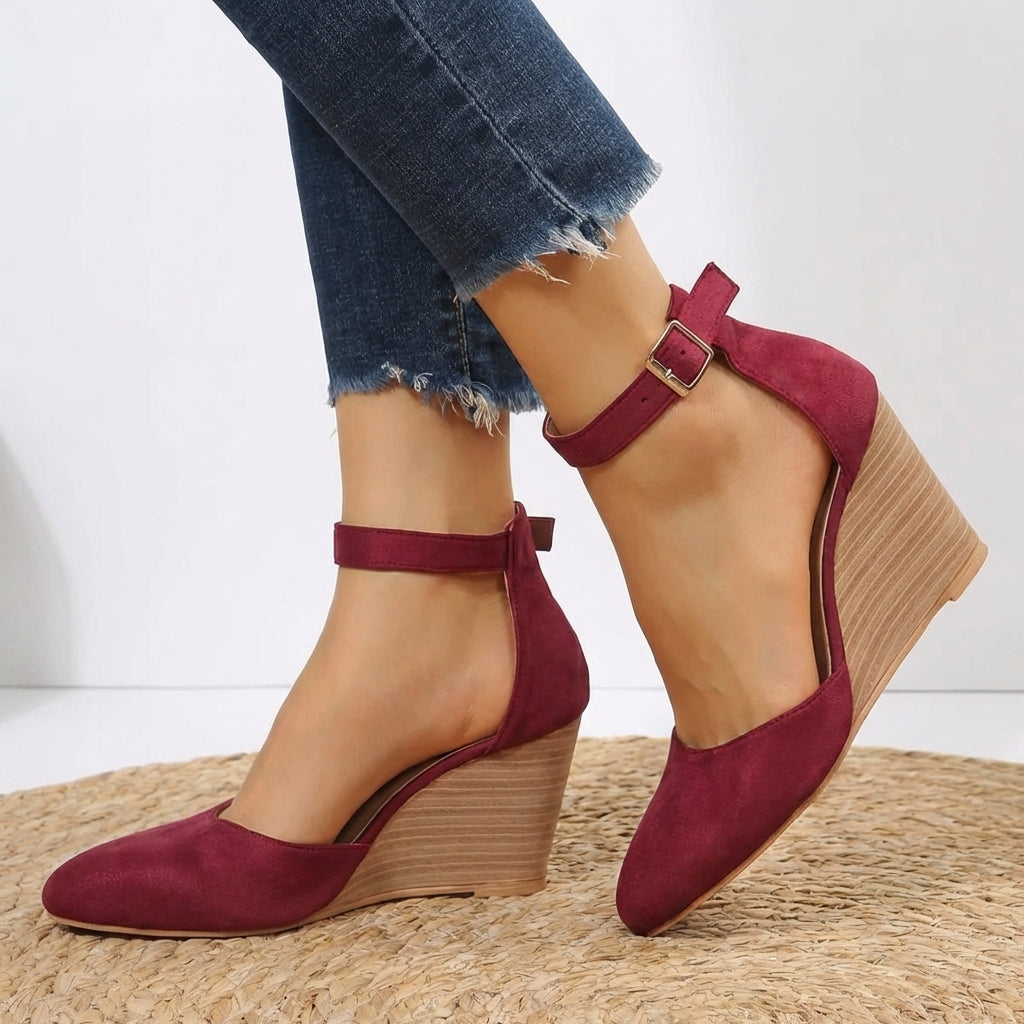 Damen-Keilabsatzschuhe mit spitzer Zehenkappe und Knöchelriemen – eleganter Komfort und raffinierte handwerkliche Verarbeitung