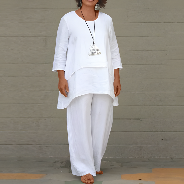 Damen-Leinenoutfit im Lagenlook