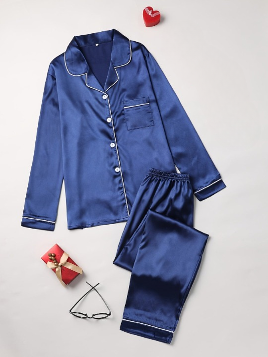 Damen-Nachtwäsche-Set aus Seide mit lockerer Passform und elegantem Design