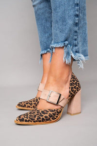 Damen-Pumps mit Leopardenmuster, Blockabsatz und breitem Schnallenriemen