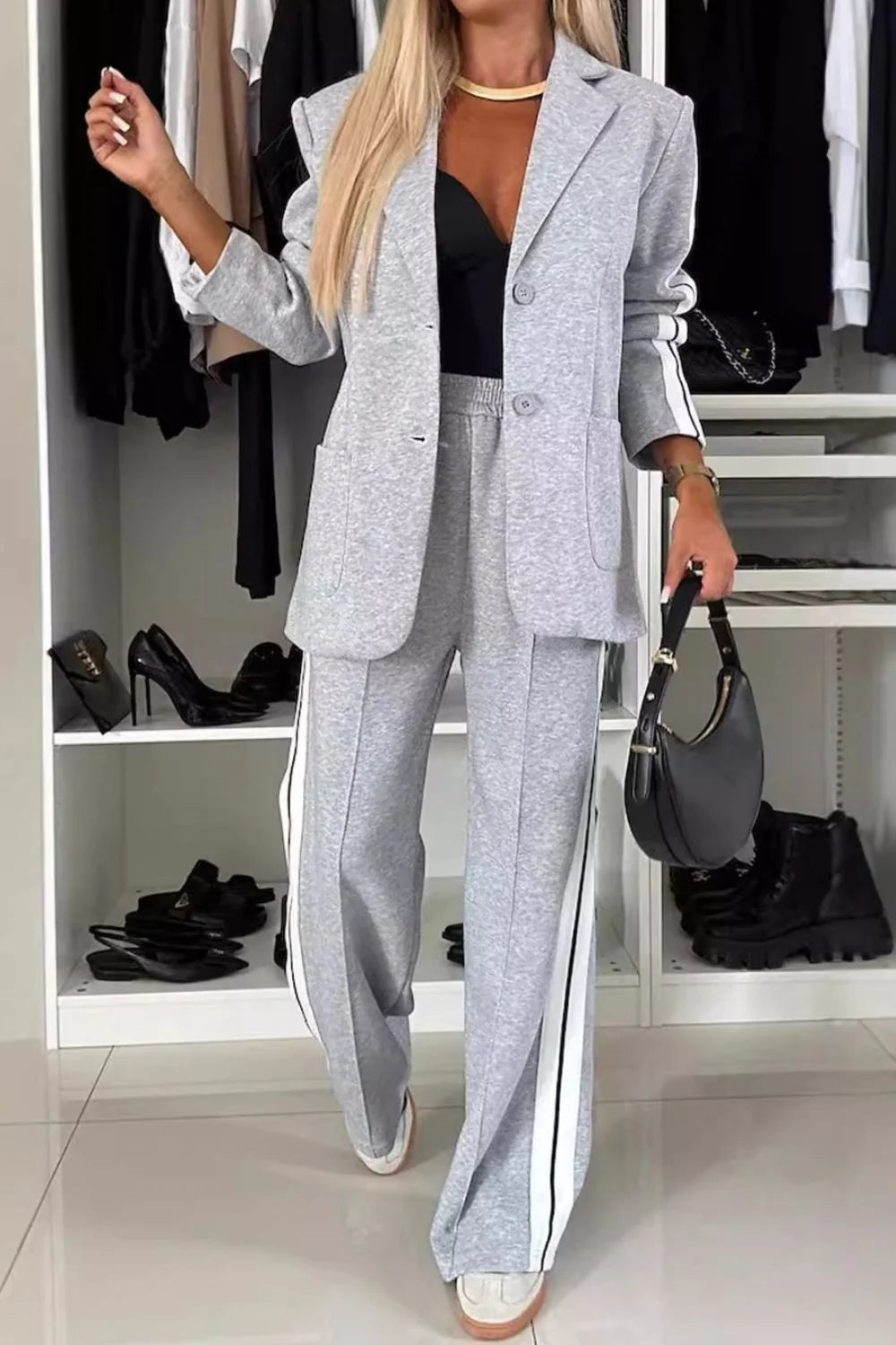 Damen-Set aus Blazer und Hose mit Galonstreifen