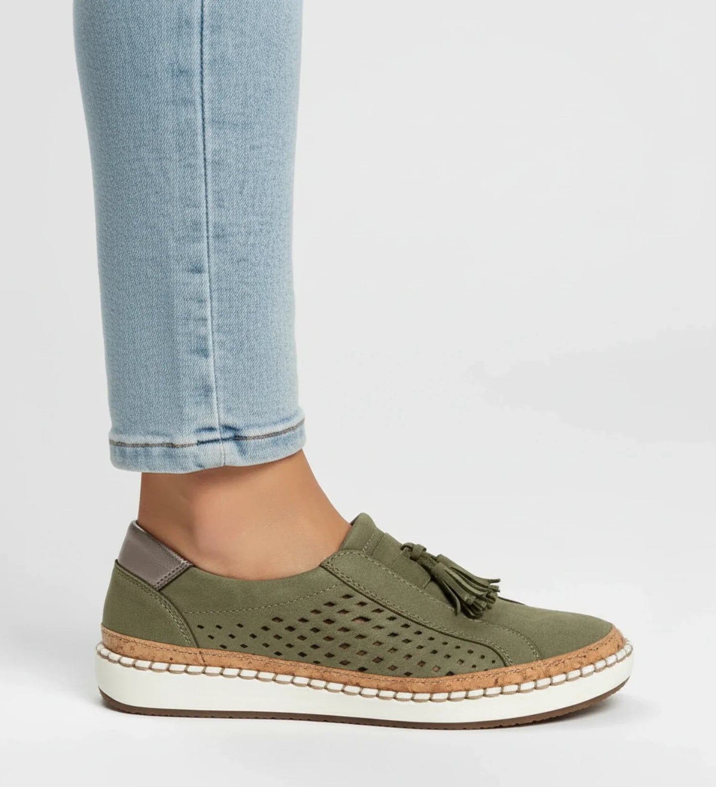 Damen-Slip-on-Loafer-Sneaker mit Perforation und Quasten