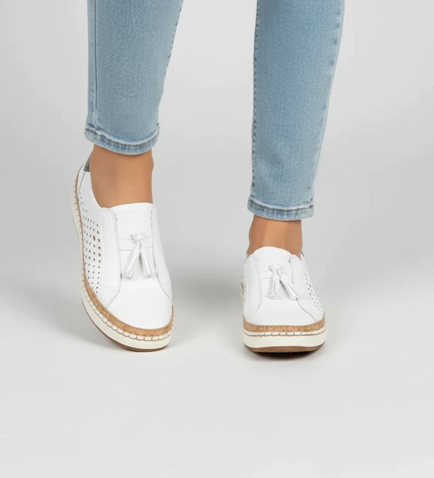 Damen-Slip-on-Loafer-Sneaker mit Perforation und Quasten