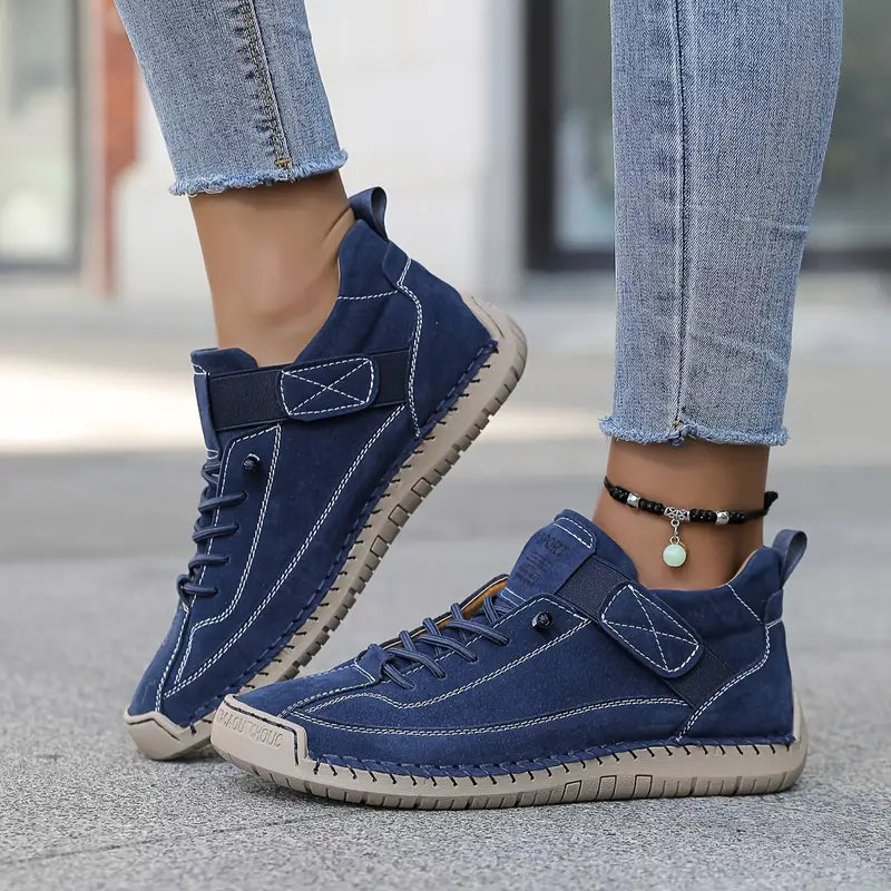 Damen-Sneaker mit orthopädischer Sohle und Elastikeinsätzen