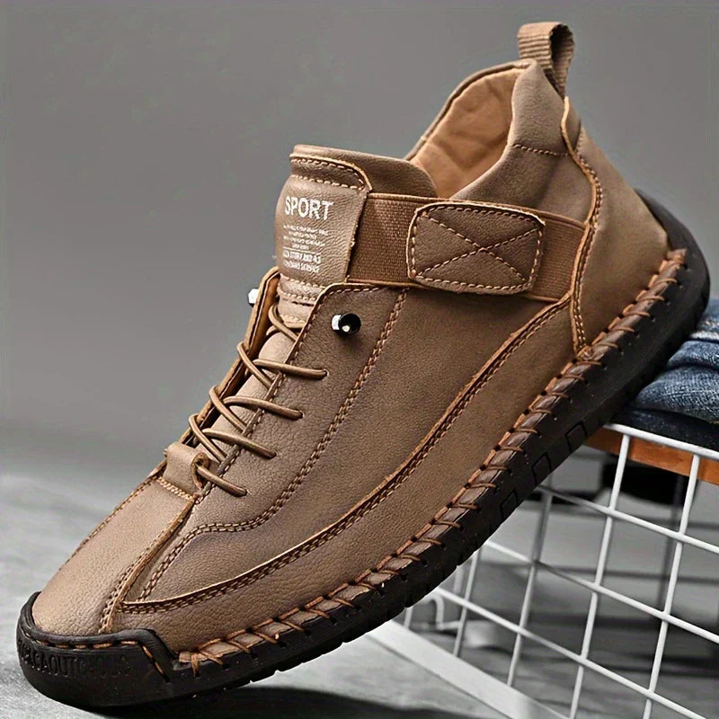 Damen-Sneaker mit orthopädischer Sohle und Elastikeinsätzen
