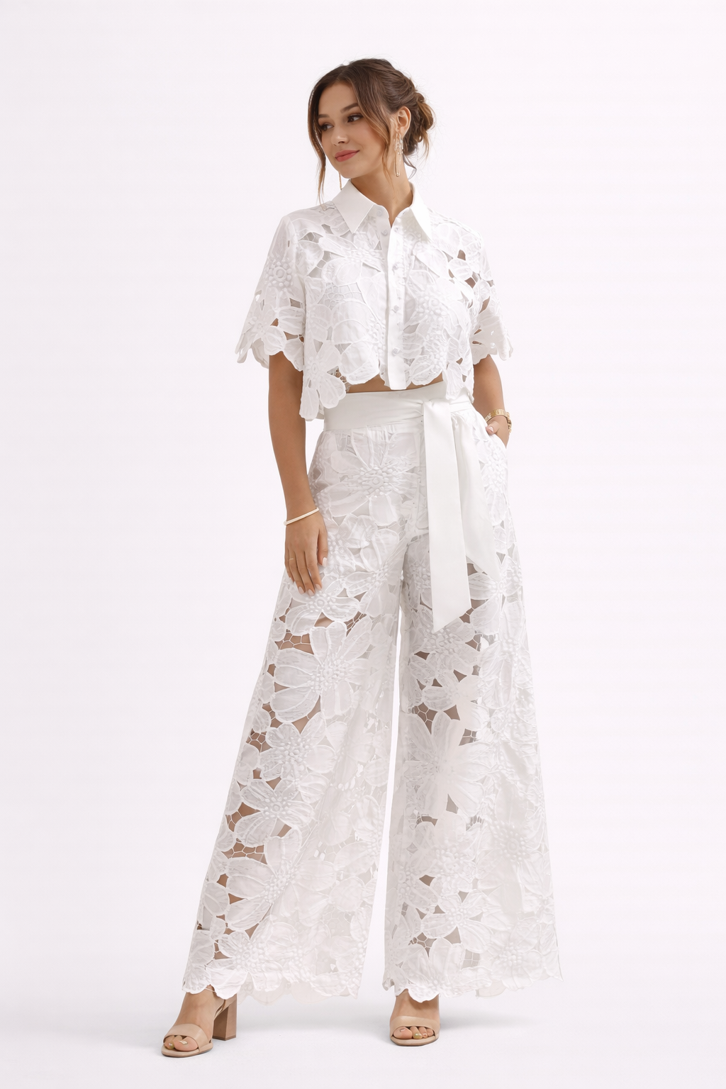 Damen-Sommerset aus Bluse und Hose mit weitem Bein und elegantem Muster