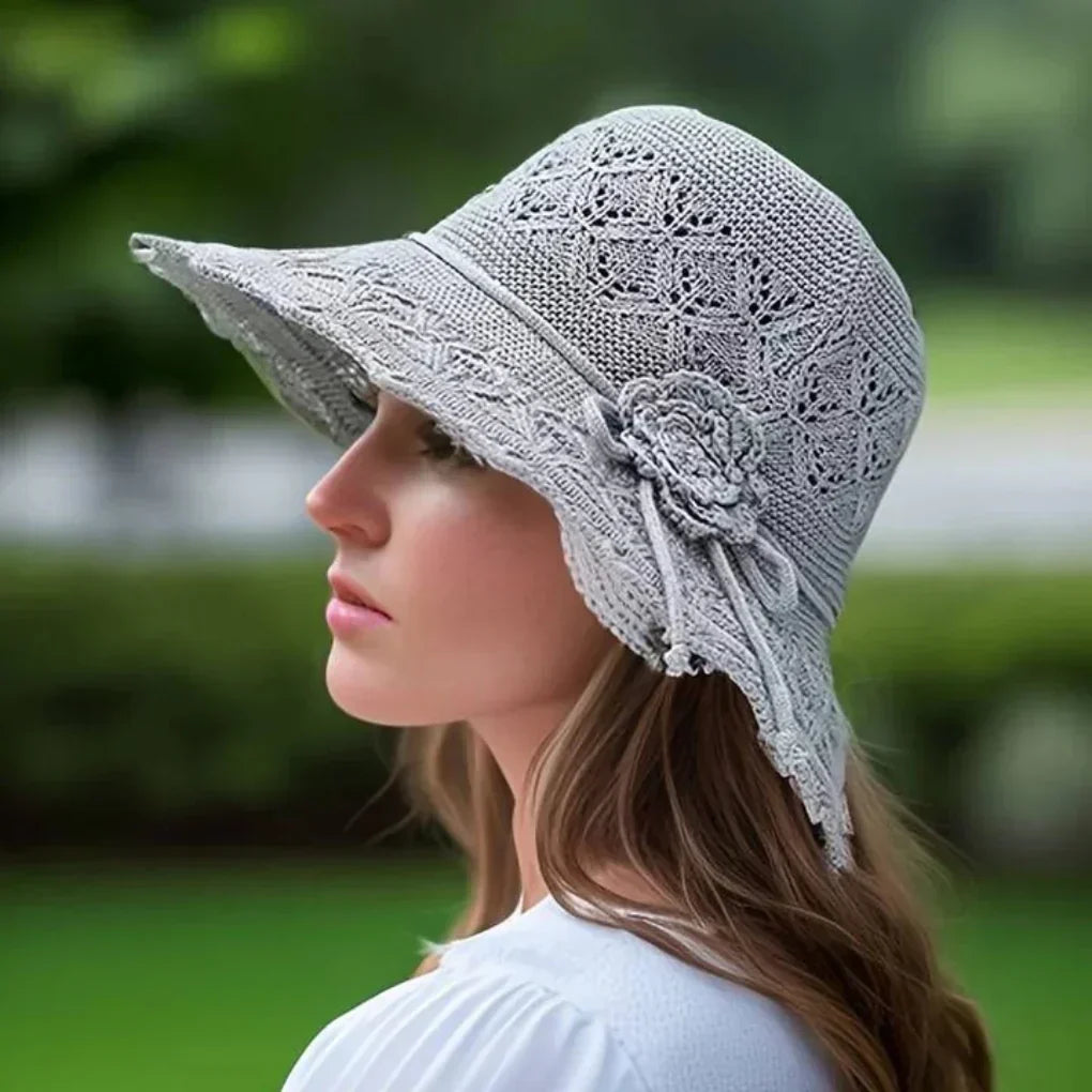 Damen-Sonnenhut mit breiter Krempe und Häkeldetails