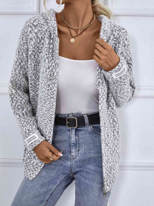 Damen-Strickjacke mit Kapuze und Vordertaschen