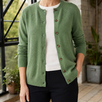 Damen-Strickjacke mit Rundhalsausschnitt und Knöpfen