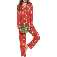 Damen-Weihnachtsschlafanzug – Durchgeknöpftes Oberteil und lange Hose mit festlichem Print