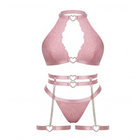 Dessous-Set aus Spitze mit Herz-Kettendetails und Strumpfhaltern