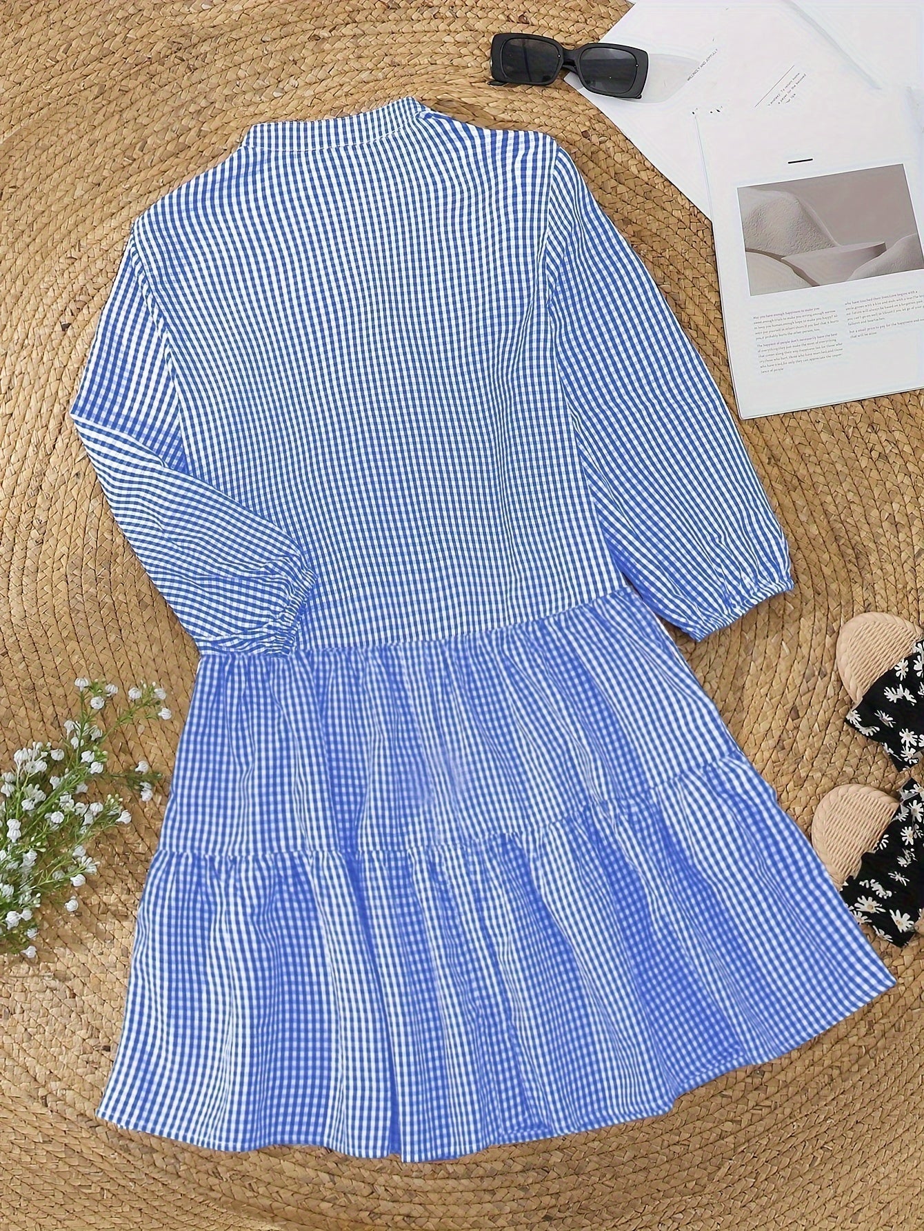 Durchgeknöpftes Damen-Minikleid für den Sommer