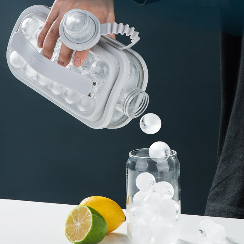 Eiskugelform für 17 perfekte Eiskugeln – hält Getränke eiskalt